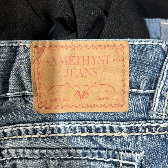 Jean cut off shorts with button pockets - Picture 6 of 9